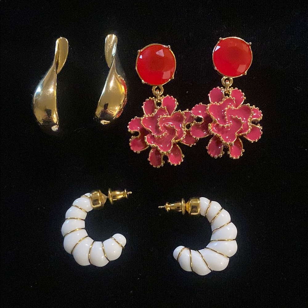 Vintage Gold and Floral Earrings Set